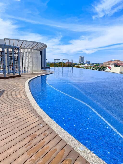 Netflix 2 Bedroom Troika Kota Bharu Homestay 1812 Ngoại thất bức ảnh
