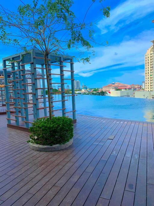 Netflix 2 Bedroom Troika Kota Bharu Homestay 1812 Ngoại thất bức ảnh